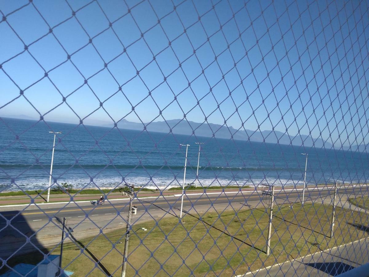 Caraguatatuba De Frente Para O Mar Buitenkant foto
