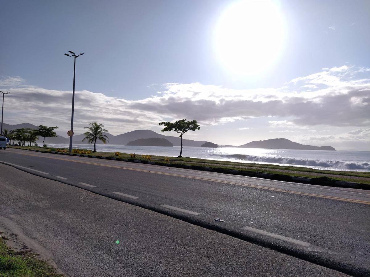 Caraguatatuba De Frente Para O Mar Buitenkant foto