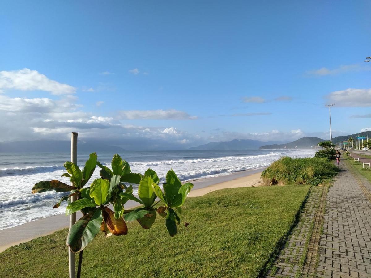 Caraguatatuba De Frente Para O Mar Buitenkant foto